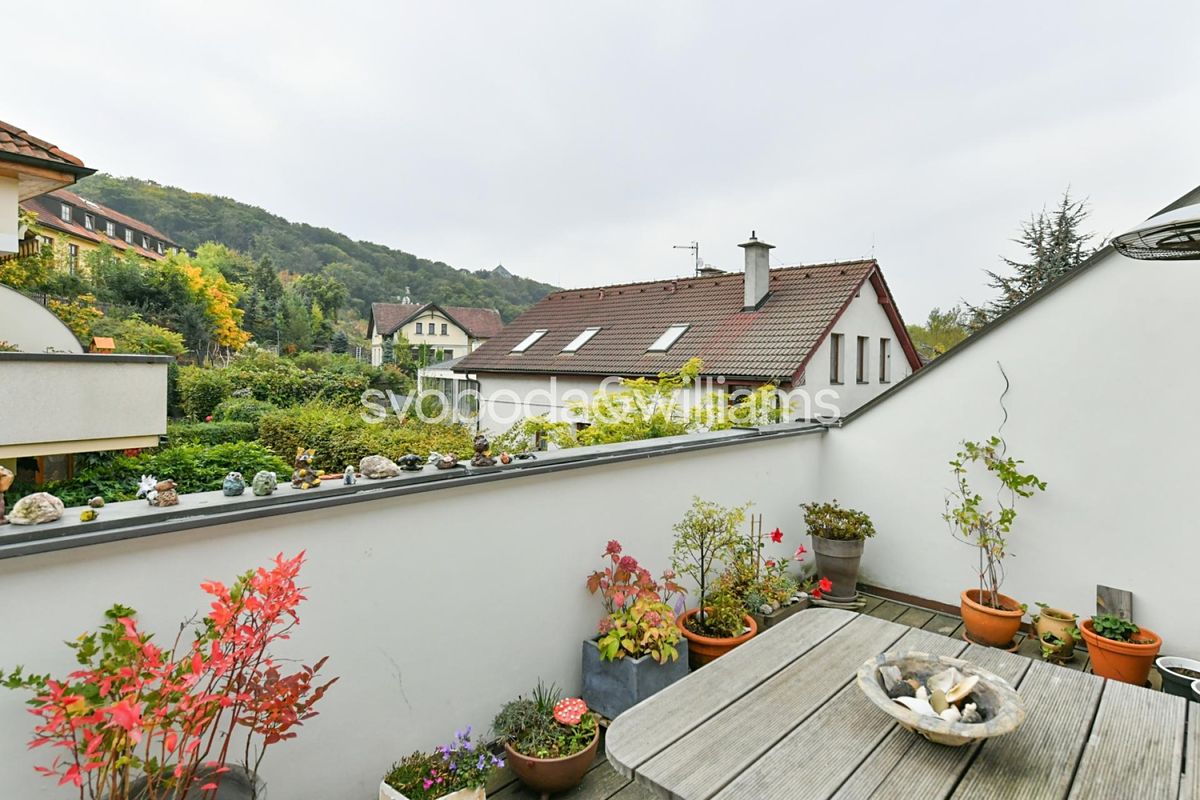 Pronájem bytu 5+kk 156 m² – fotografie 3