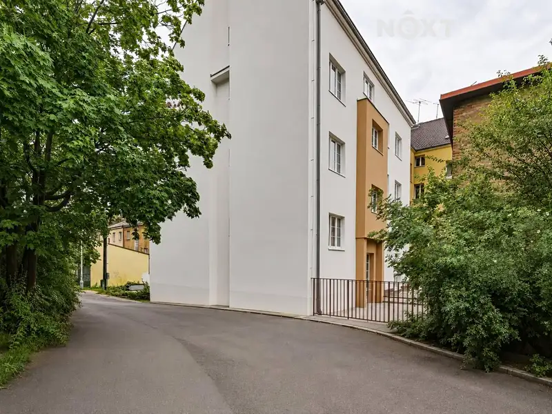 Prodej kanceláře 28 m², Praha – náhled fotky 2