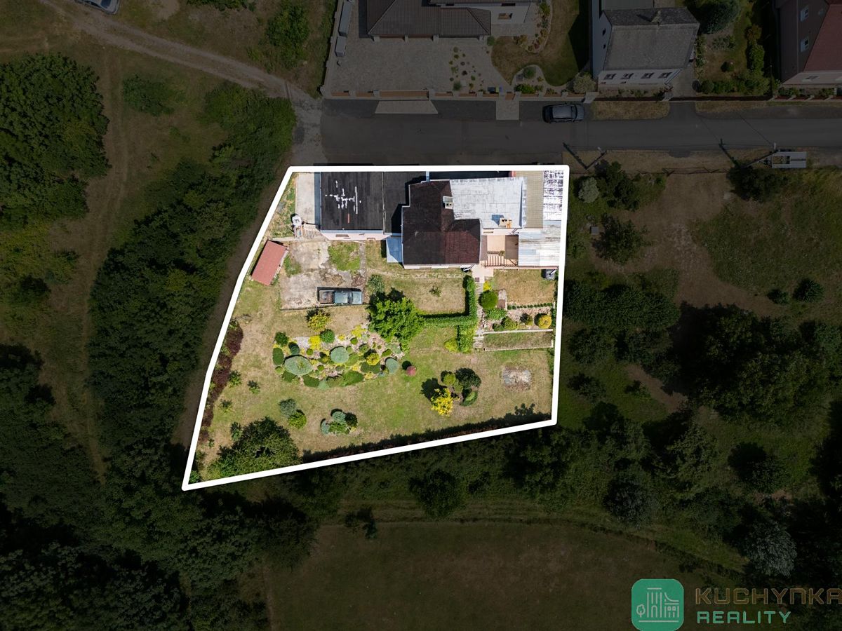 Prodej rodinného domu 265 m², pozemek 1277 m² – fotografie 3