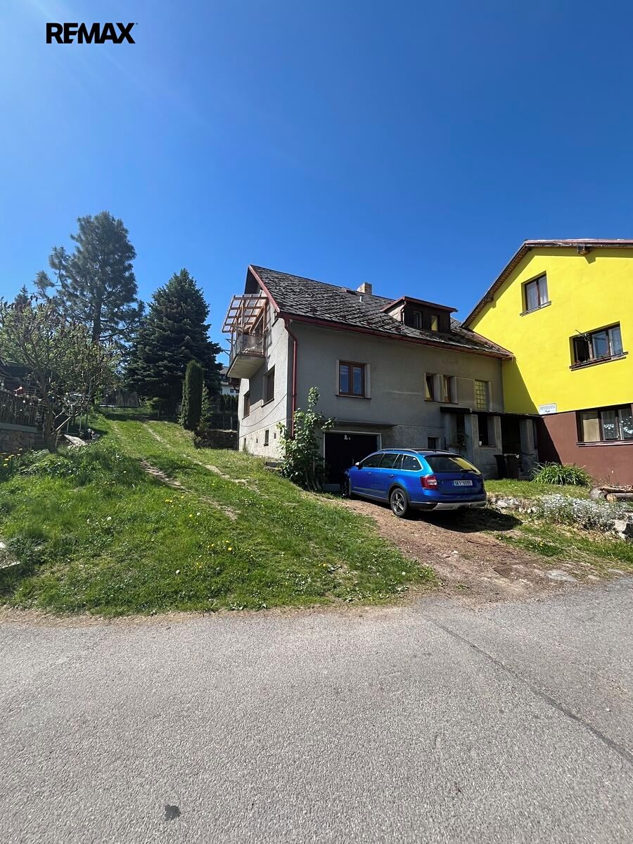 Prodej rodinného domu 250 m², pozemek 978 m² – fotografie 4