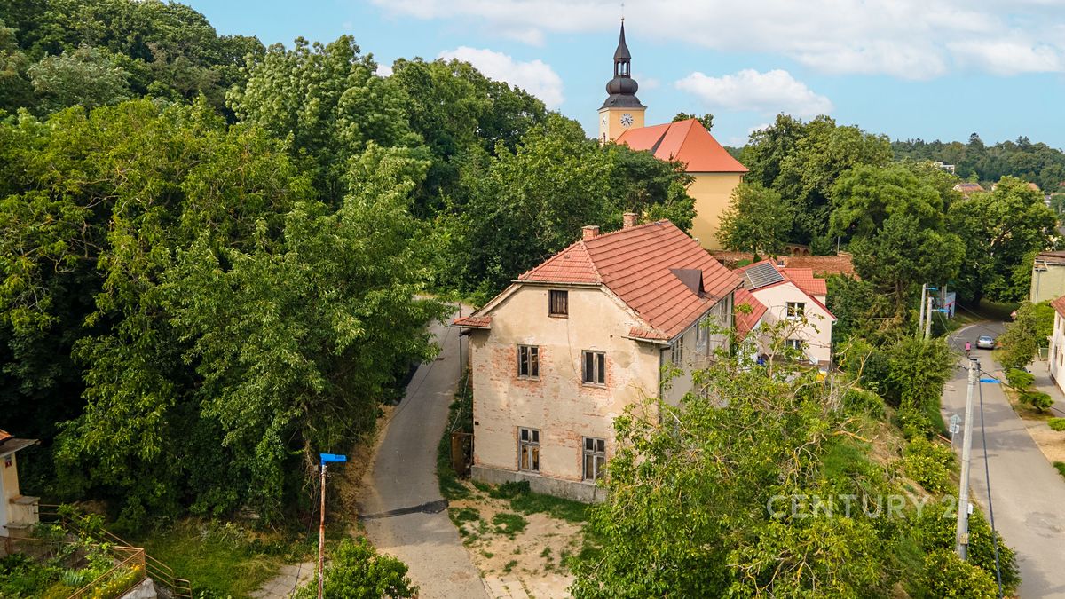 Prodej rodinného domu 228 m², pozemek 874 m² – fotografie 3