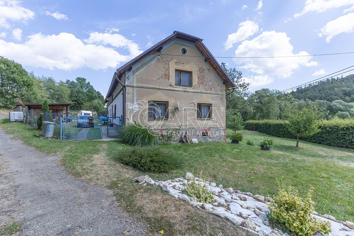 Prodej rodinného domu 250 m², pozemek 2899 m² – fotografie 3