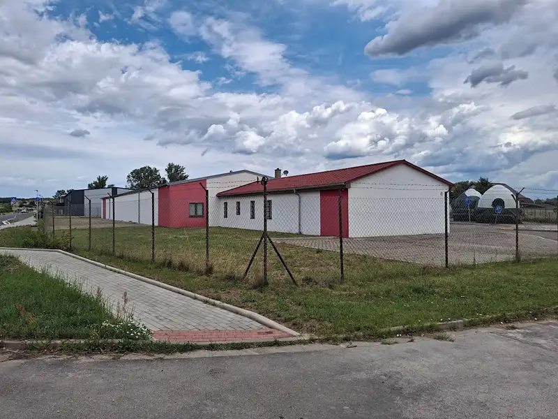 Pronájem obchodního prostoru 6841 m², Staré Hradiště – náhled fotky 1