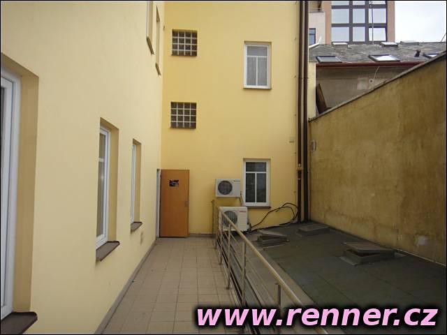 Комерційне приміщення в оренду, 348 м² (20 з 22)