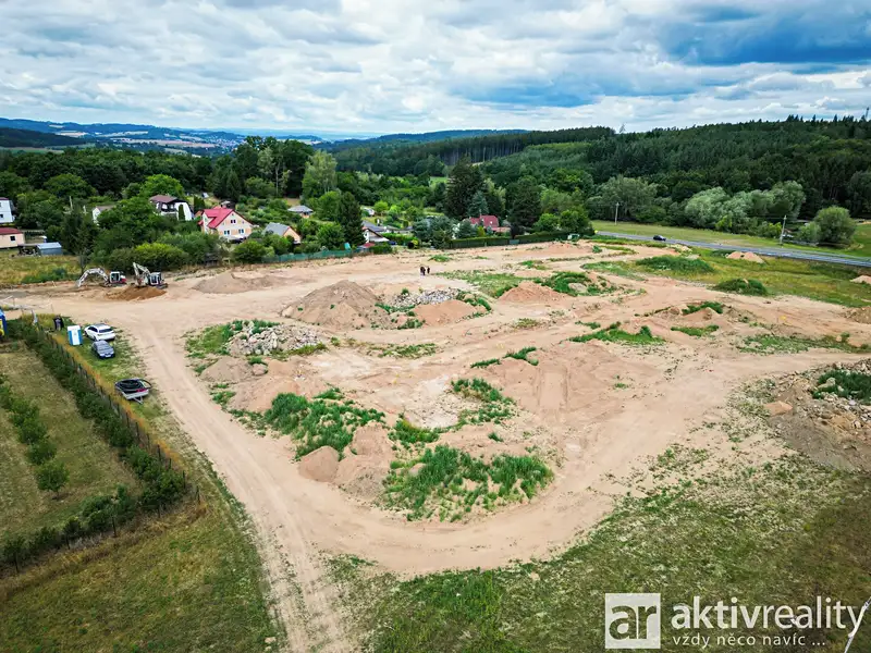Prodej stavebního pozemku 909 m², Vojkov – náhled fotky 2