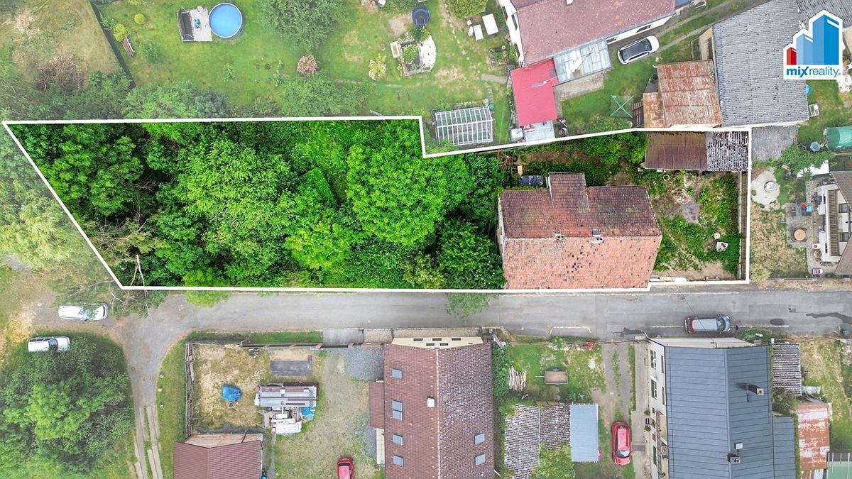 Prodej rodinného domu 210 m², pozemek 1306 m² – fotografie 2