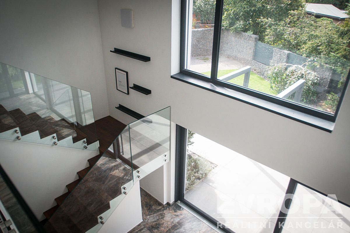Pronájem rodinného domu 205 m², pozemek 485 m² – fotografie 5