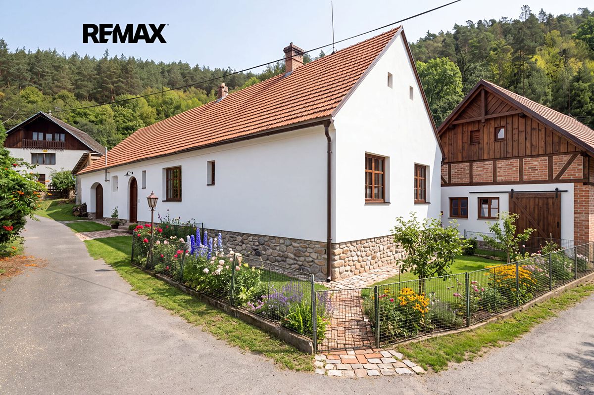 Prodej rodinného domu 56 m², pozemek 699 m² – fotografie 2