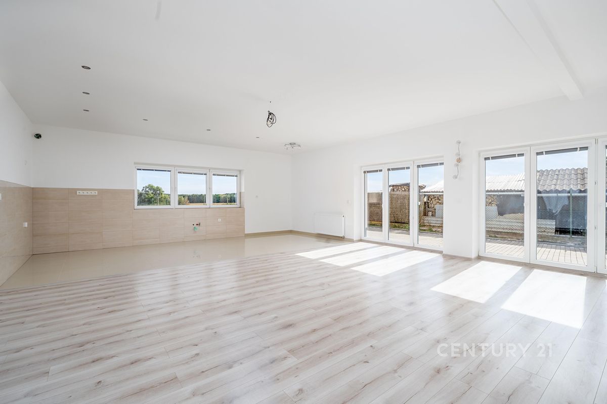Prodej rodinného domu 253 m², pozemek 426 m²