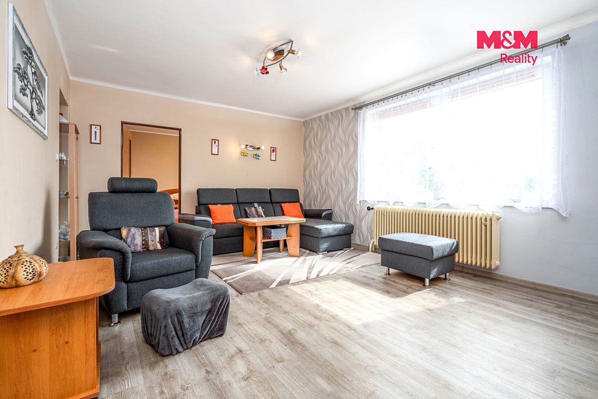 Prodej rodinného domu 194 m², pozemek 552 m² – fotografie 3