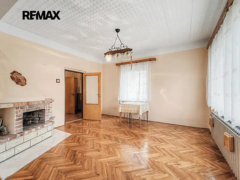 Prodej rodinného domu 294 m², pozemek 427 m², Pečky – náhled fotky 3