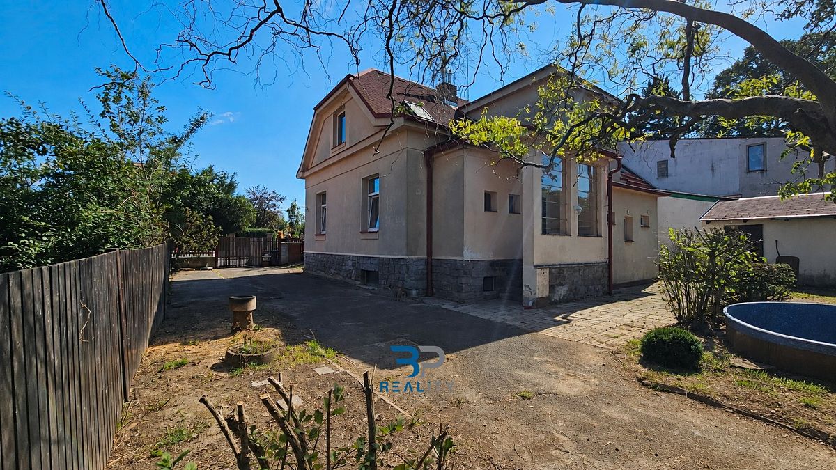 Prodej rodinného domu 158 m², pozemek 950 m² – fotografie 2