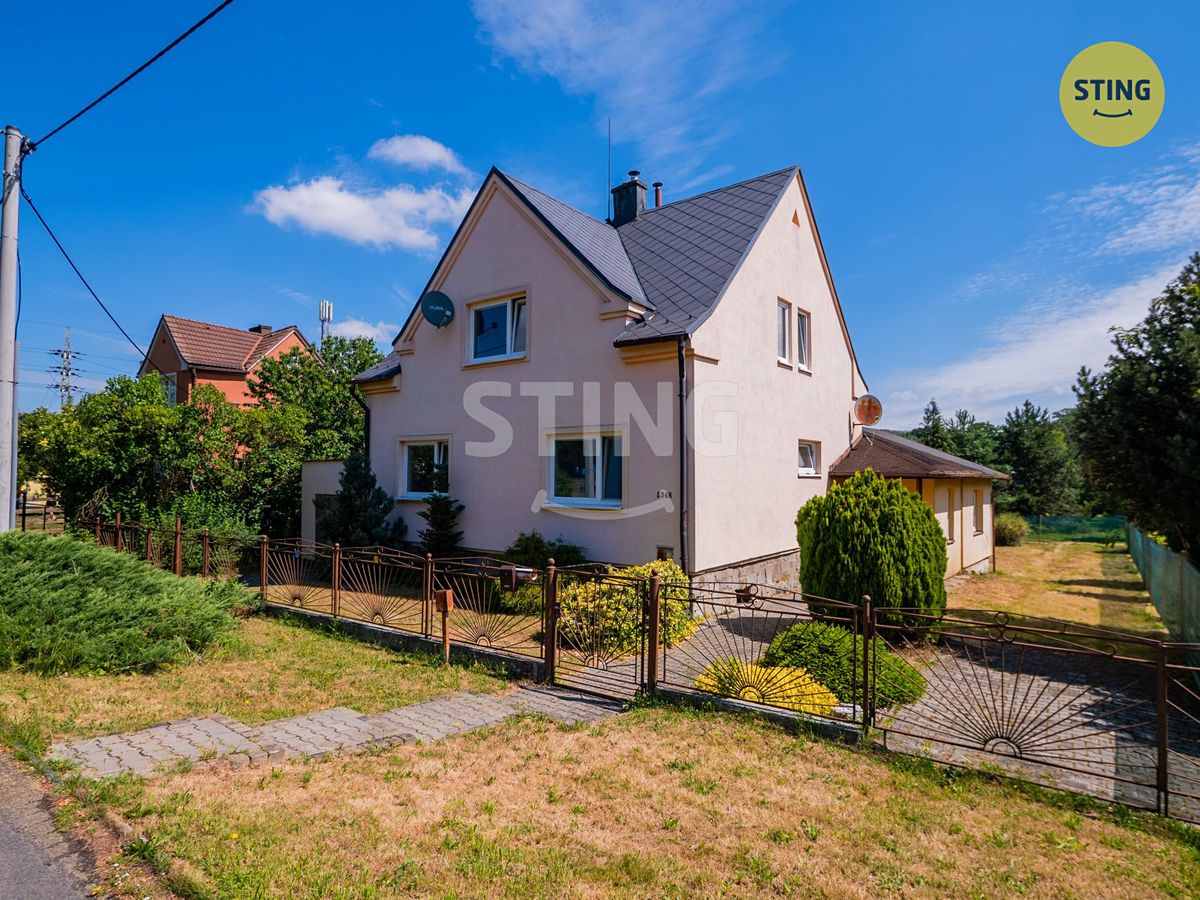 Prodej rodinného domu 167 m², pozemek 819 m² – fotografie 2