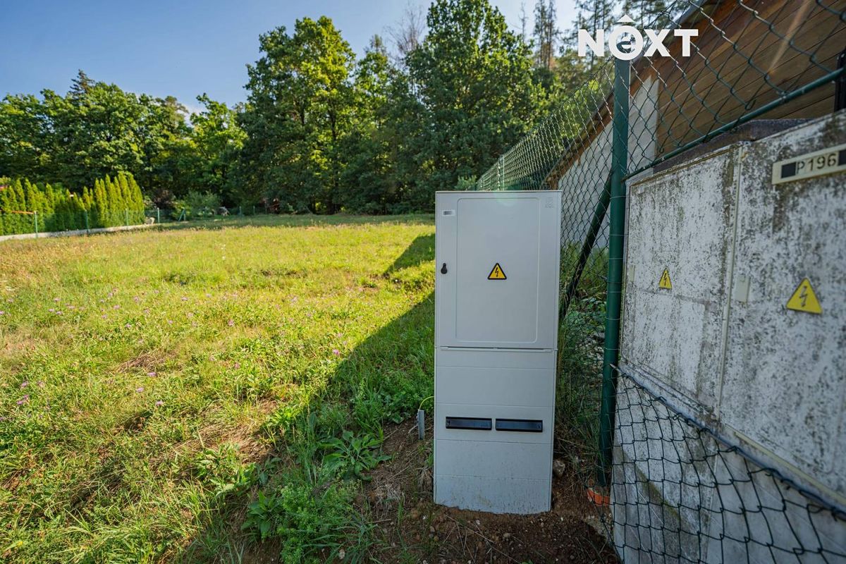 Prodej stavebního pozemku 1936 m² – fotografie 3