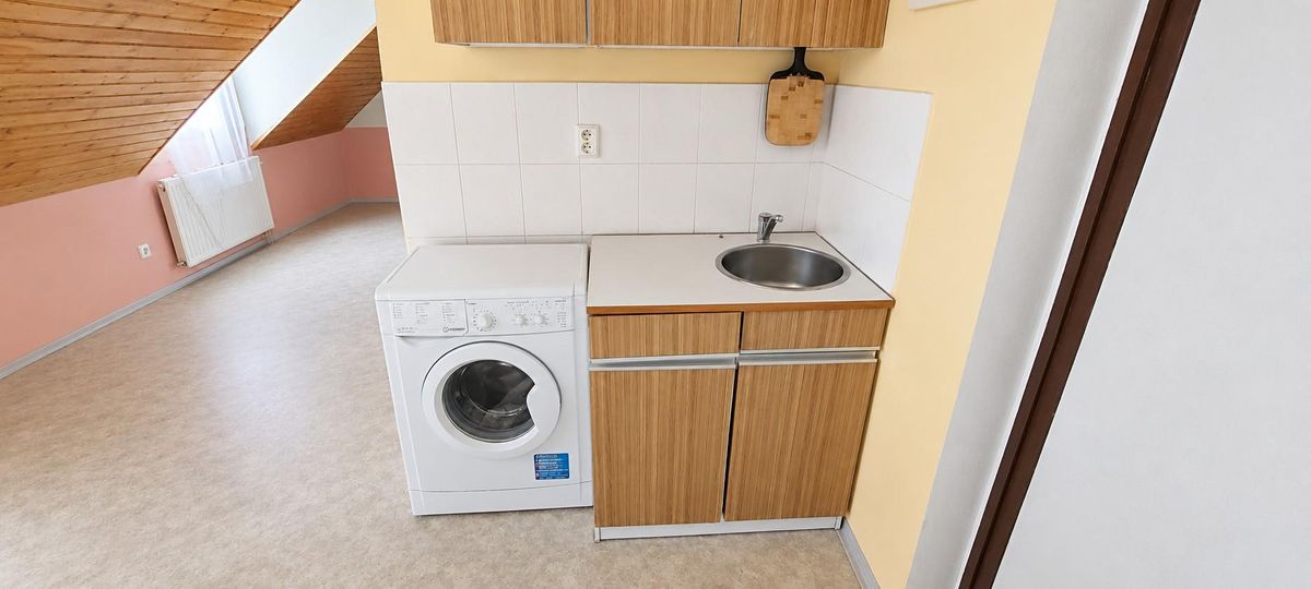 Pronájem bytu 1+kk 20 m² – fotografie 2