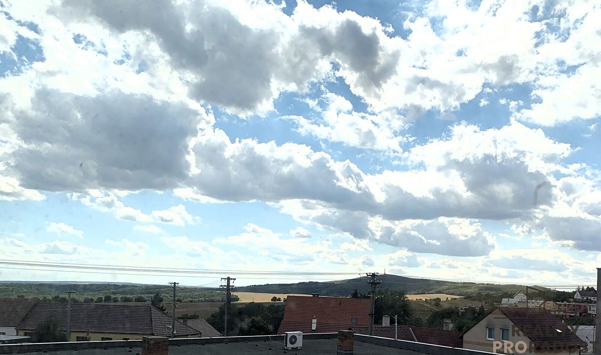 Pronájem rodinného domu 142 m², pozemek 119 m² – fotografie 3
