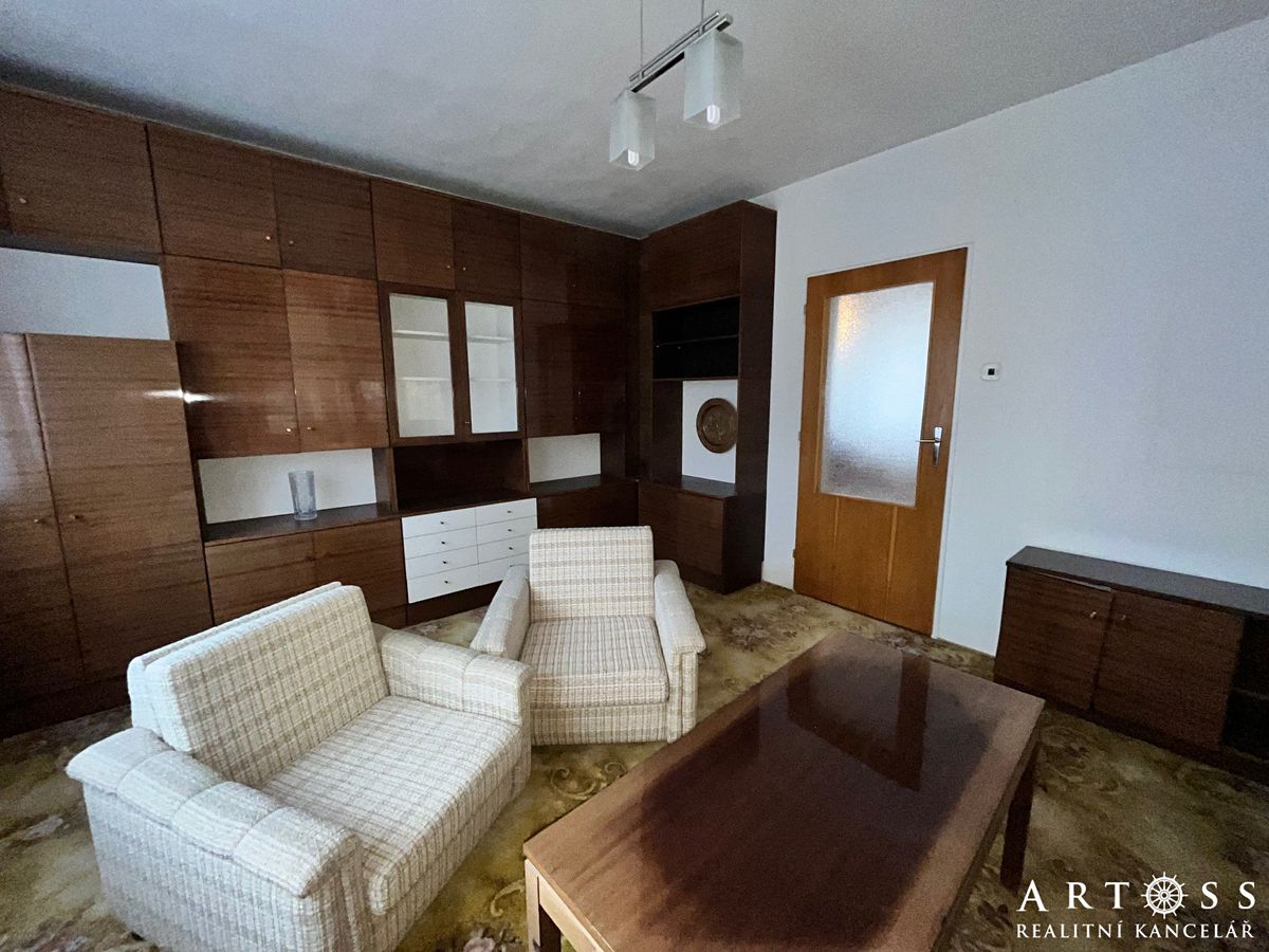 Pronájem rodinného domu 185 m², pozemek 1055 m² – fotografie 3