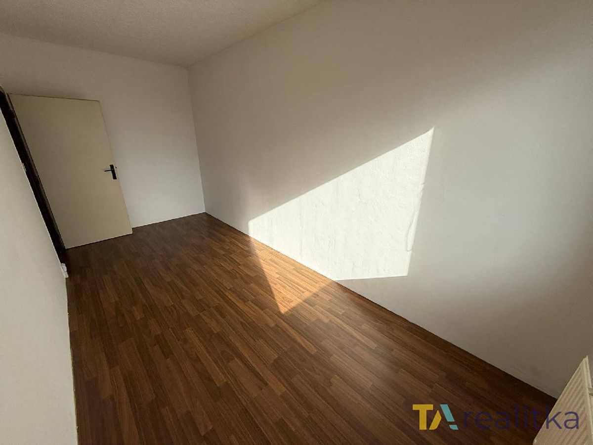 Pronájem bytu 2+1 44 m² – fotografie 5