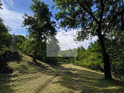 Prodej stavebního pozemku 1591 m²