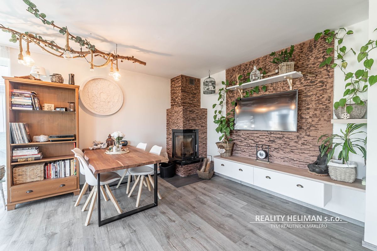 Prodej rodinného domu 130 m², pozemek 749 m² – fotografie 3