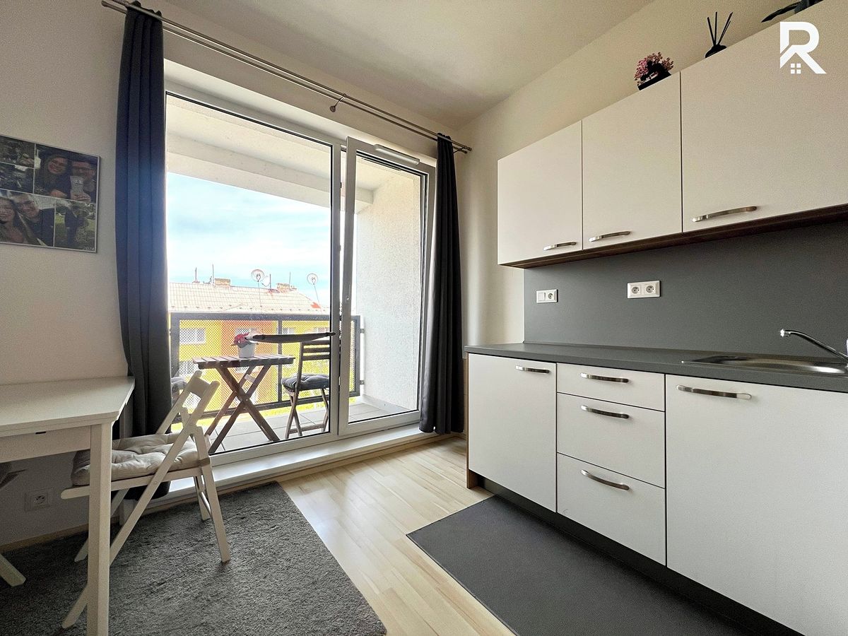 Pronájem bytu 1+kk 32 m²