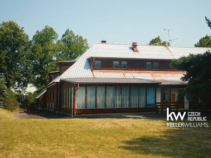 Prodej ubytovacího zařízení 900 m², Rožmitál pod Třemšínem – náhled fotky 1