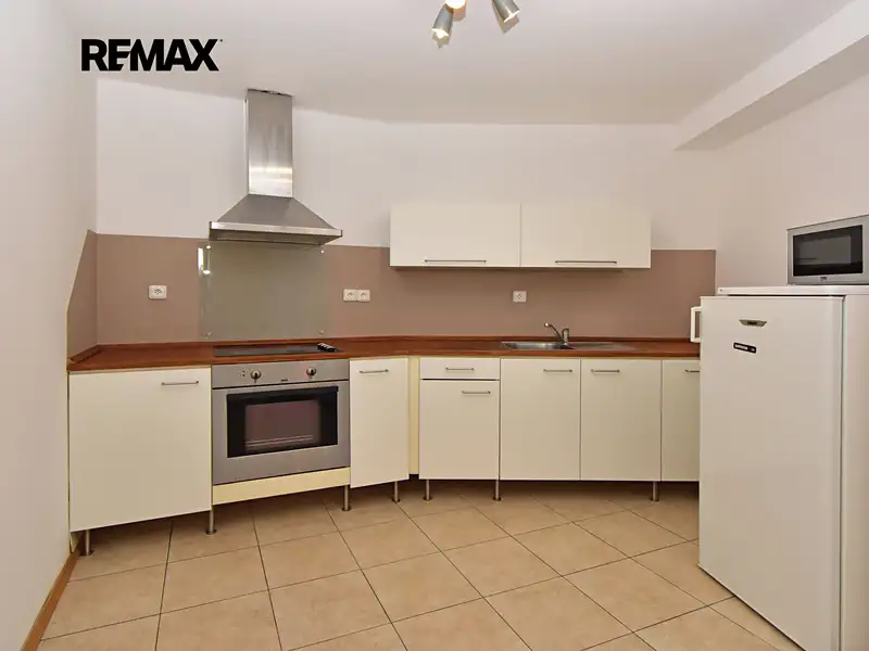 Pronájem bytu 1+kk 40 m², Praha – náhled fotky 2