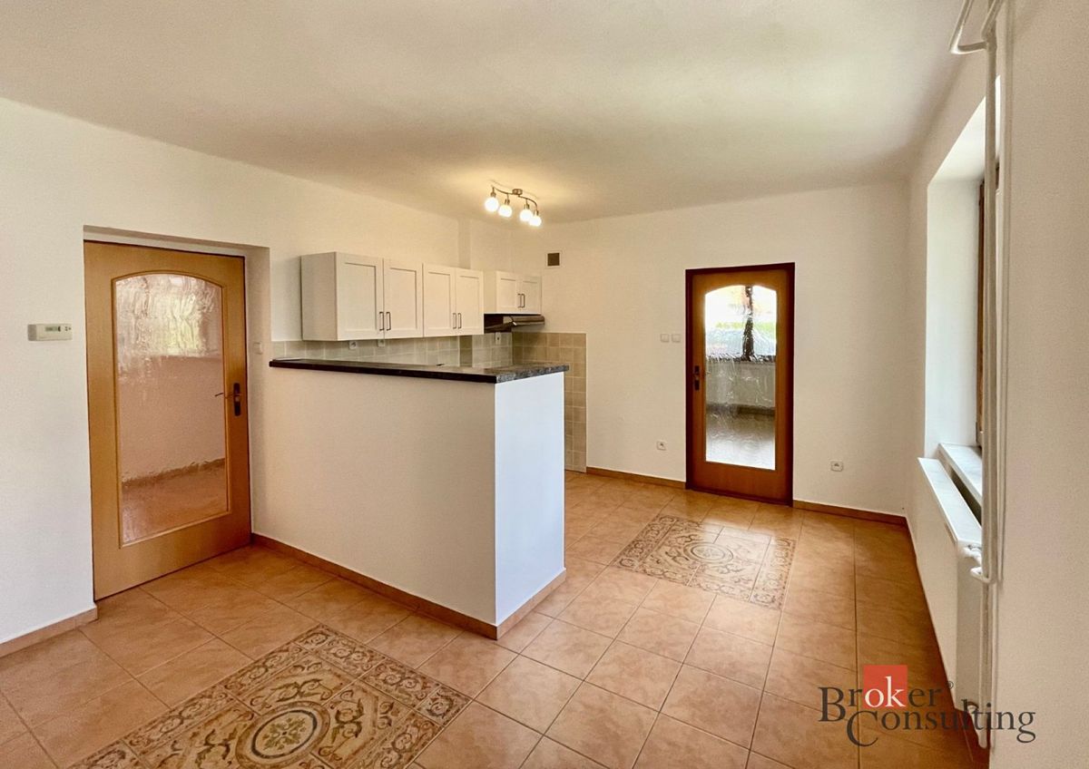 Pronájem rodinného domu 162 m², pozemek 235 m² – fotografie 3