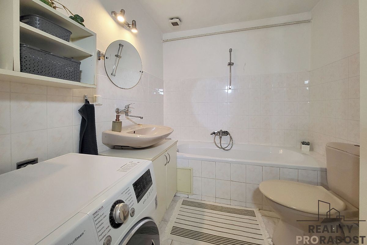 Pronájem rodinného domu 145 m², pozemek 111 m² – fotografie 4