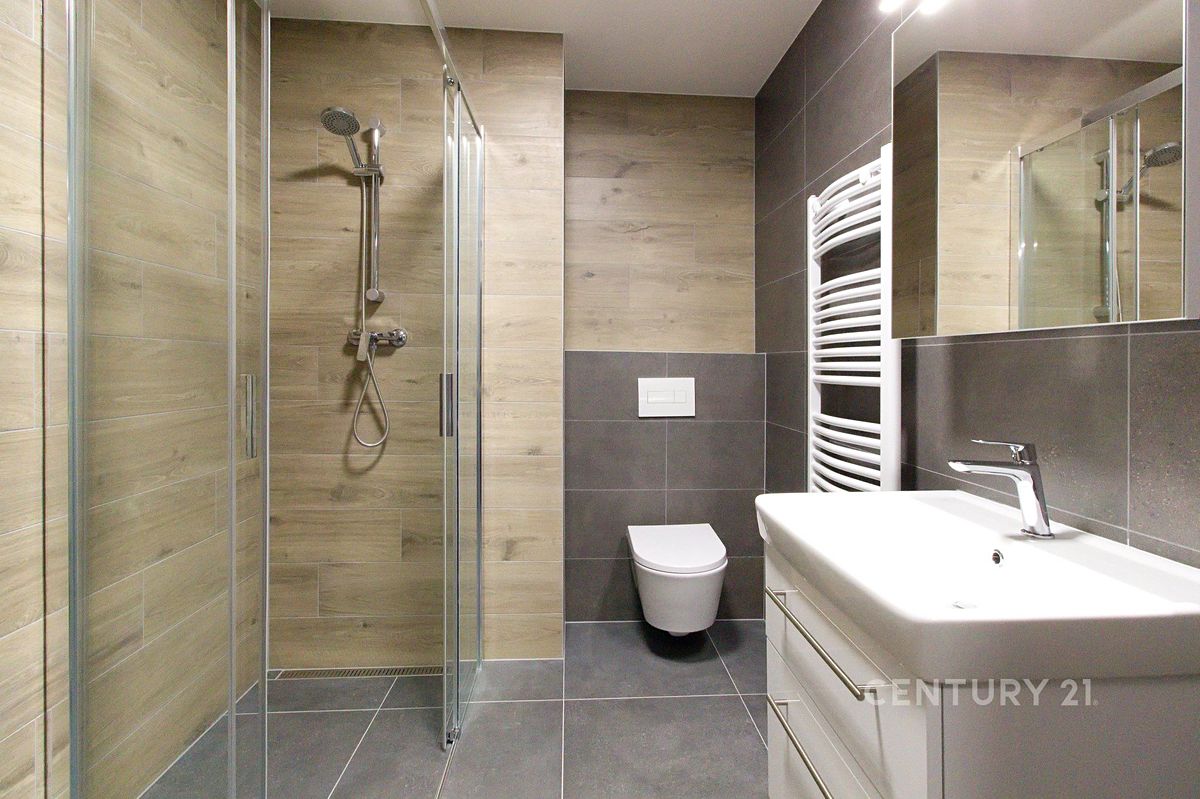 Pronájem bytu 2+kk 61 m² – fotografie 3