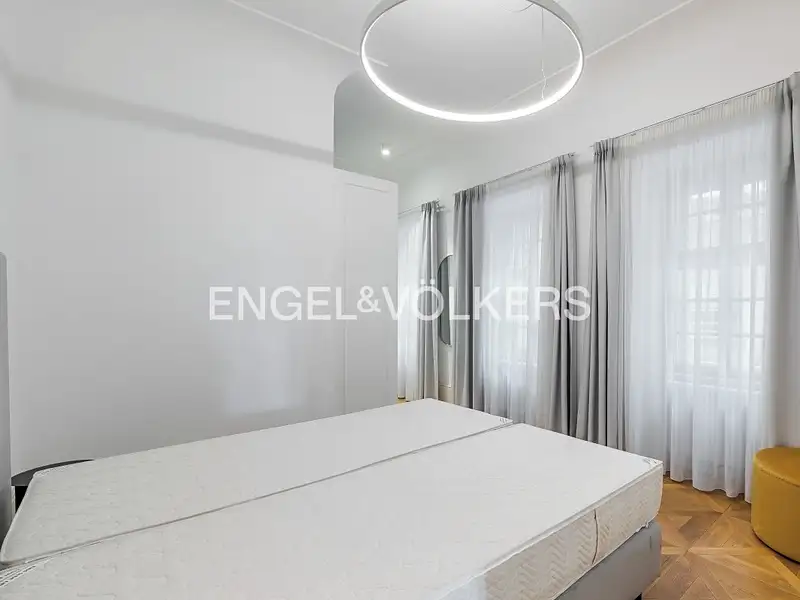 Pronájem bytu 2+kk 88 m², Praha – náhled fotky 3