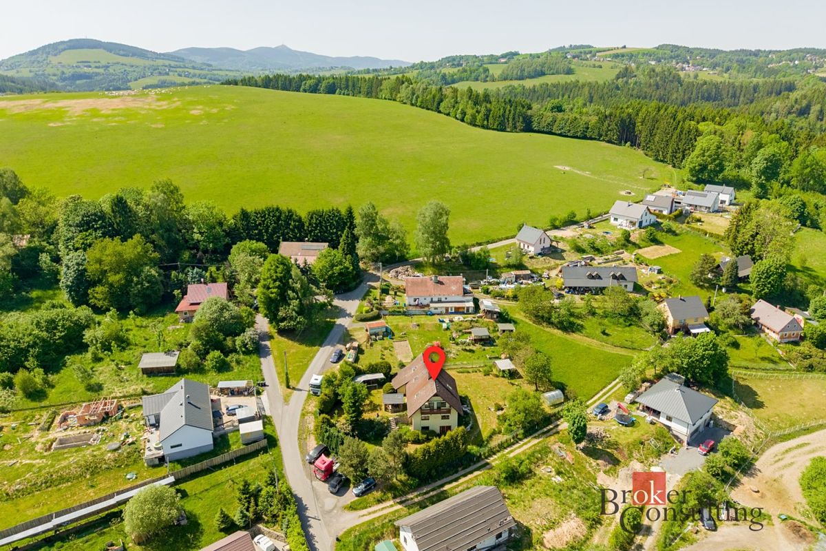Prodej rodinného domu 320 m², pozemek 1559 m² – fotografie 4