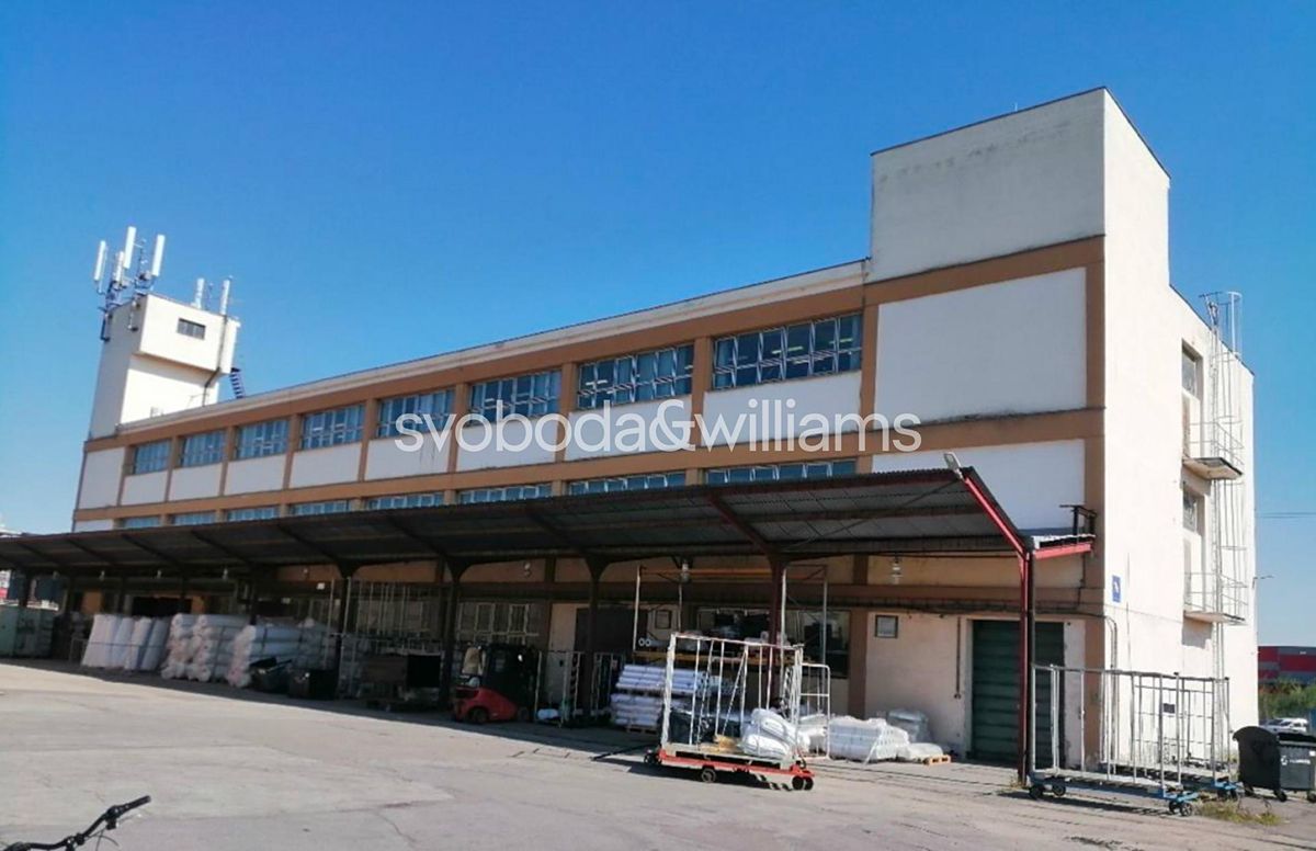 Pronájem výrobní haly, prostoru 3000 m², Břeclav – fotka 1 z 3