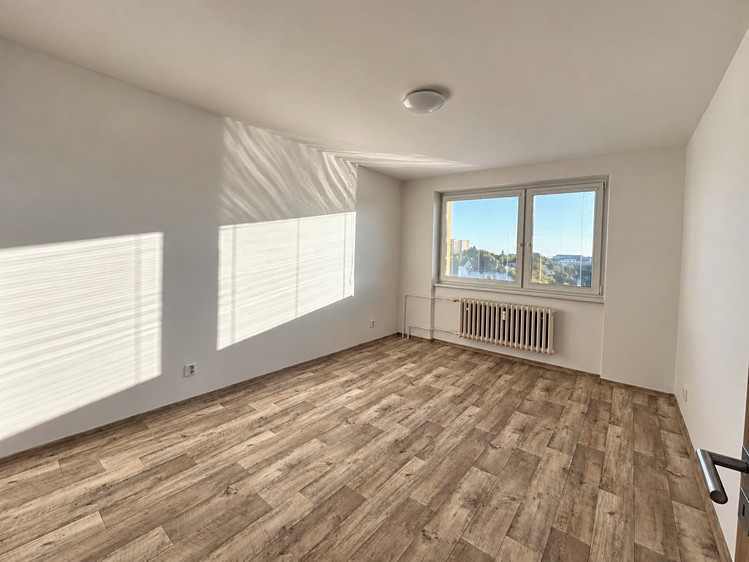 Prodej bytu 2+1, 59 m² (2 z 8)