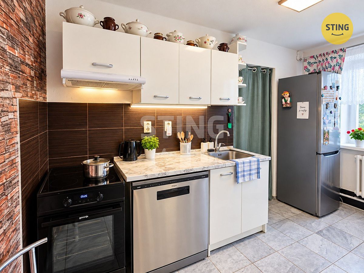 Prodej rodinného domu 160 m², pozemek 380 m² – fotografie 4