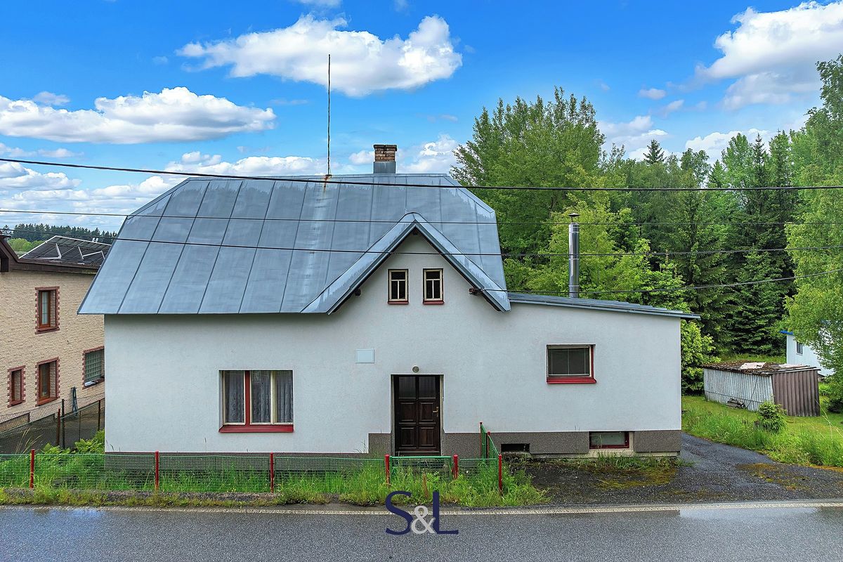 Prodej rodinného domu 122 m², pozemek 2849 m²