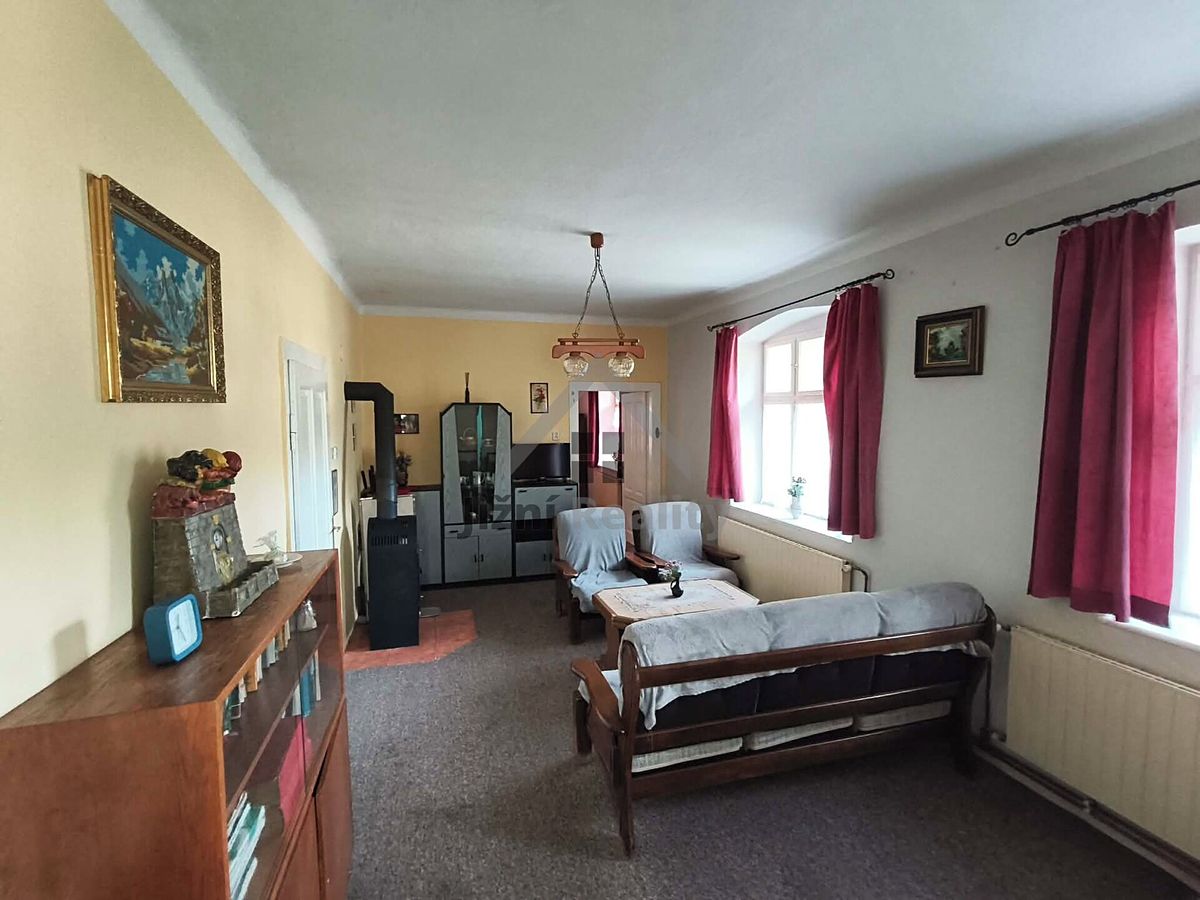 Prodej rodinného domu 250 m², pozemek 2252 m² – fotografie 5