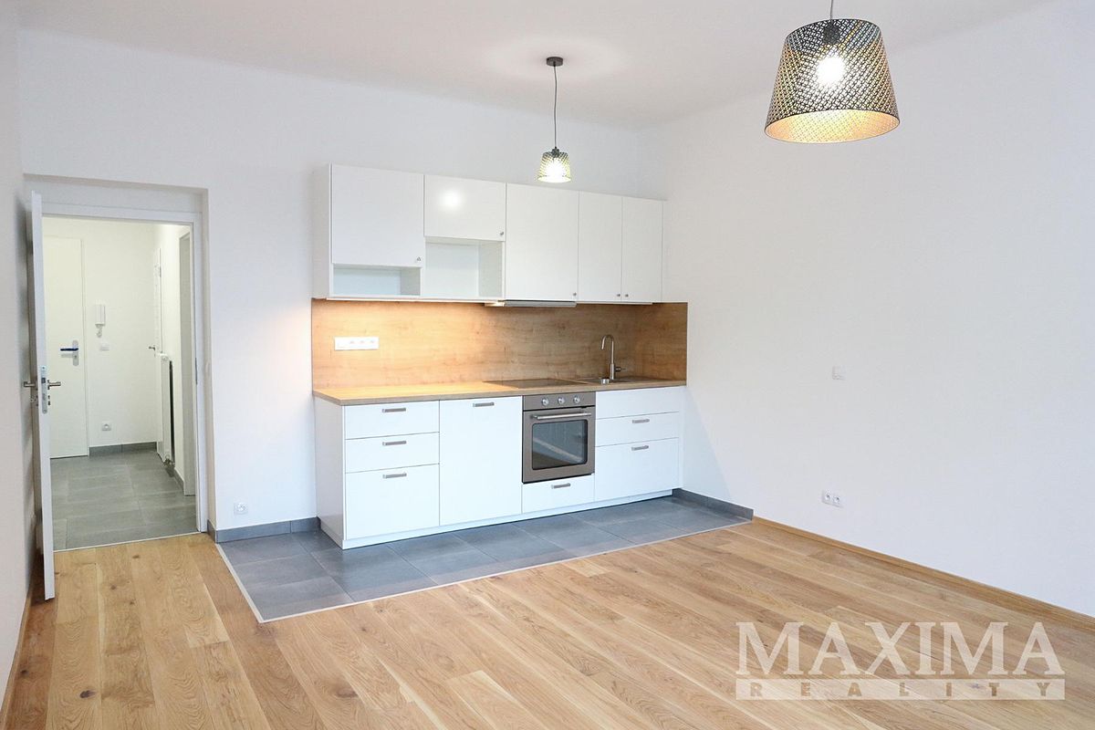 Pronájem bytu 1+kk 34 m²