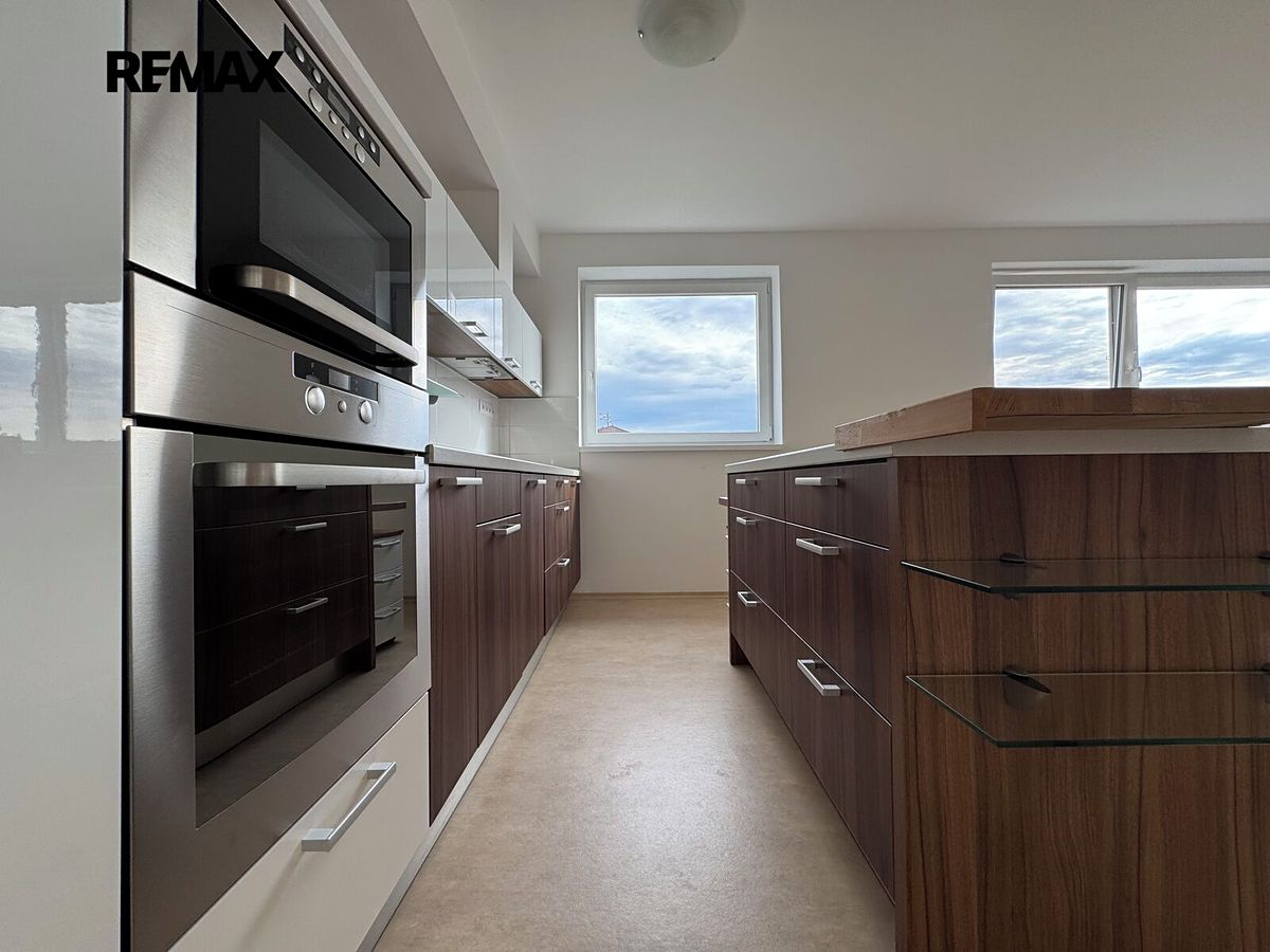 Pronájem bytu 2+kk 65 m²
