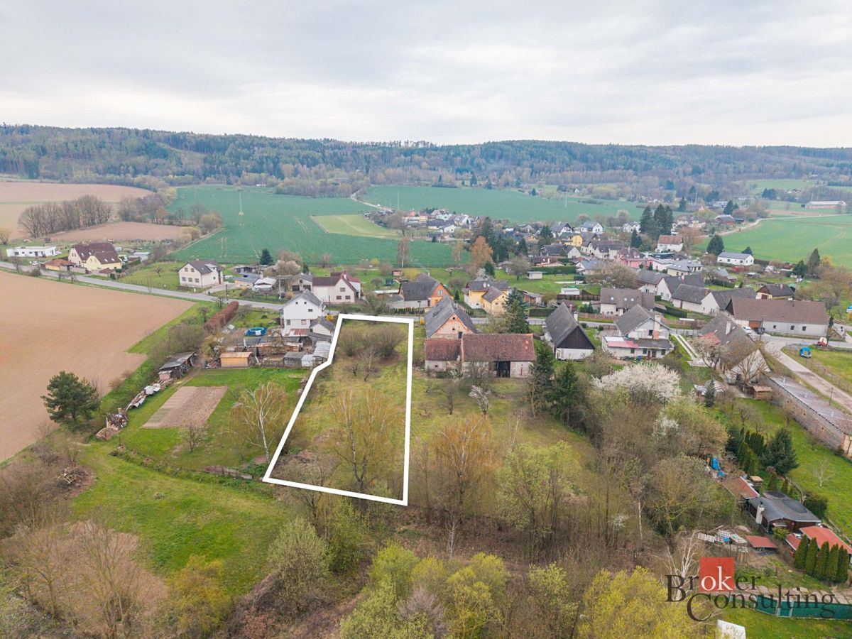 Prodej stavebního pozemku 1821 m²