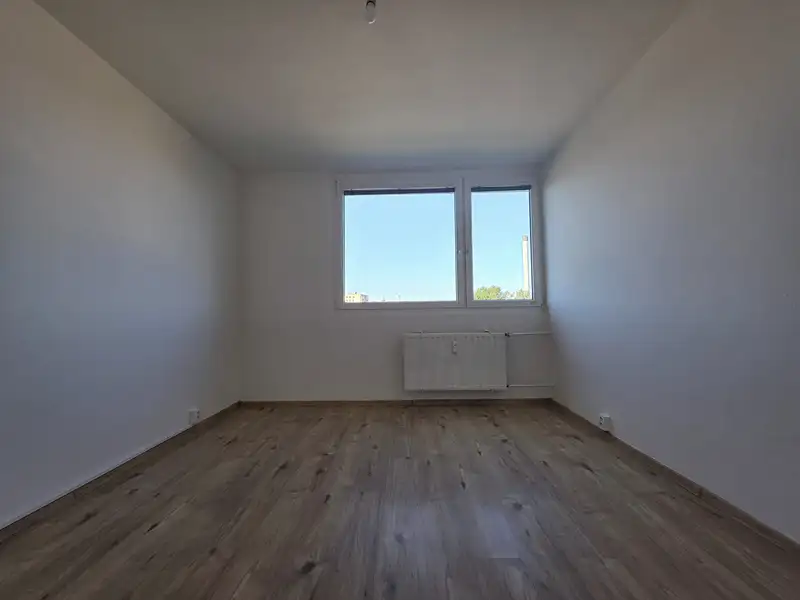Pronájem bytu 3+1 80 m², Opava – náhled fotky 3