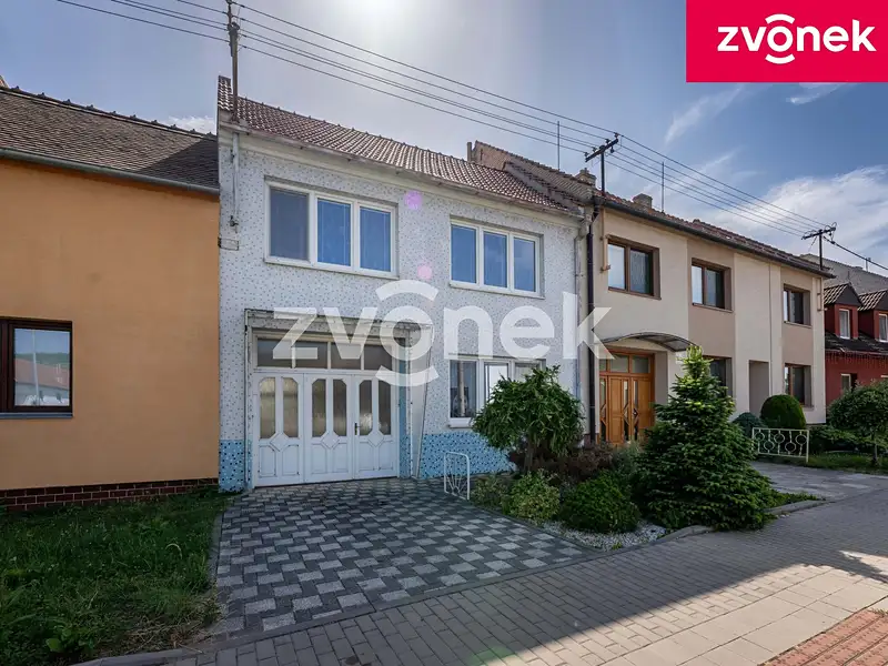Prodej rodinného domu 220 m², pozemek 1093 m², Blatnice pod Svatým Antonínkem – náhled fotky 2