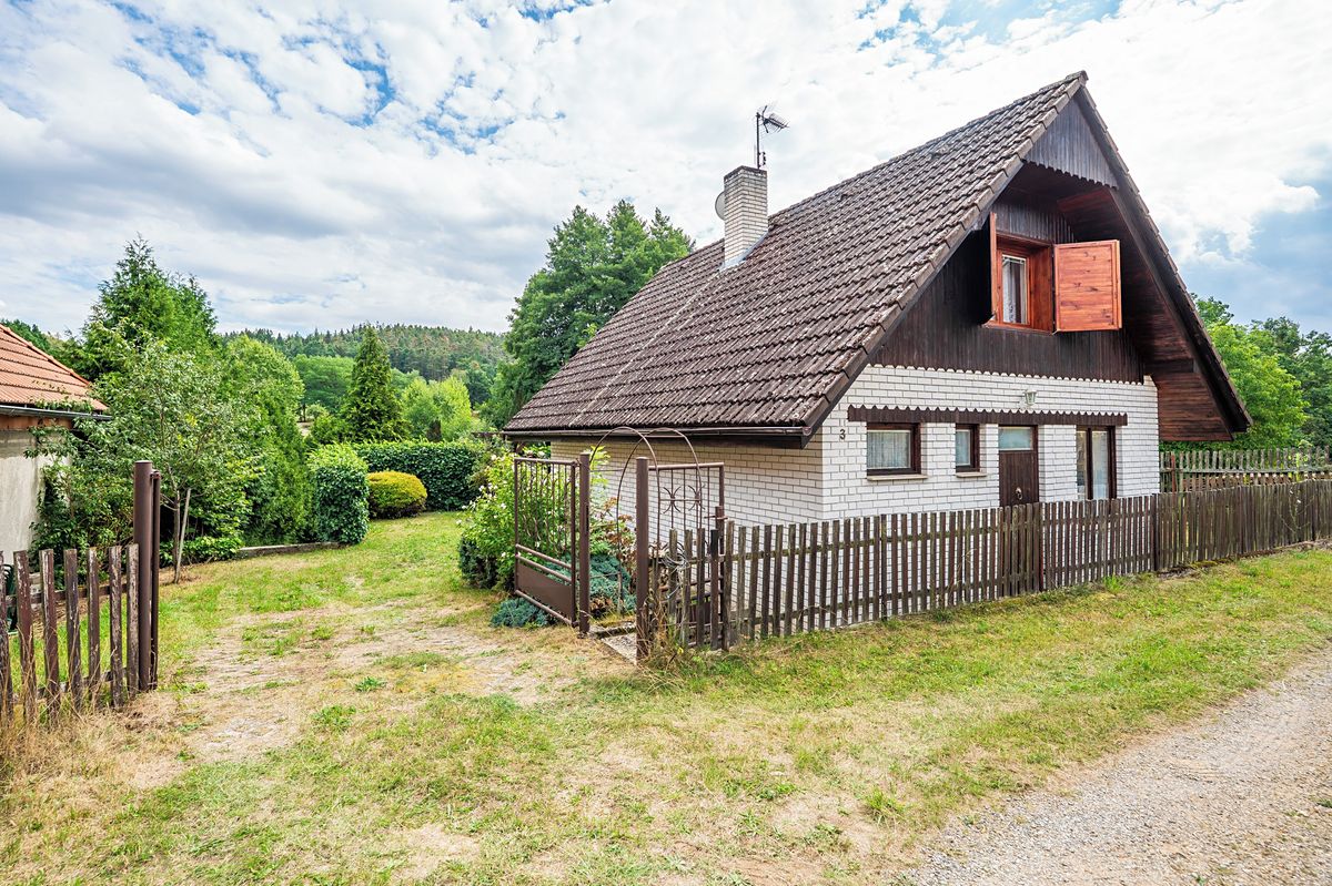 Prodej rodinného domu 90 m², pozemek 759 m² – fotografie 2