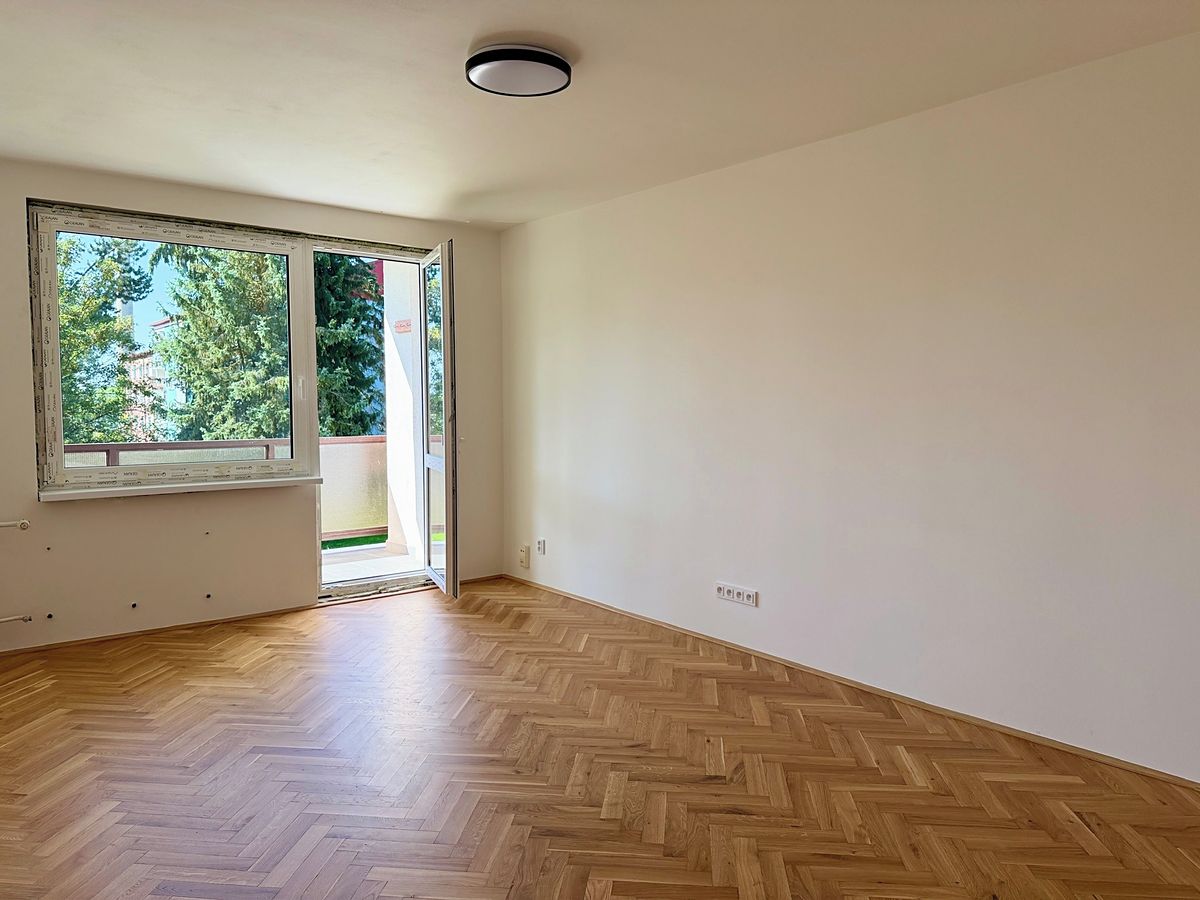 Pronájem bytu 3+1 72 m² – fotografie 4