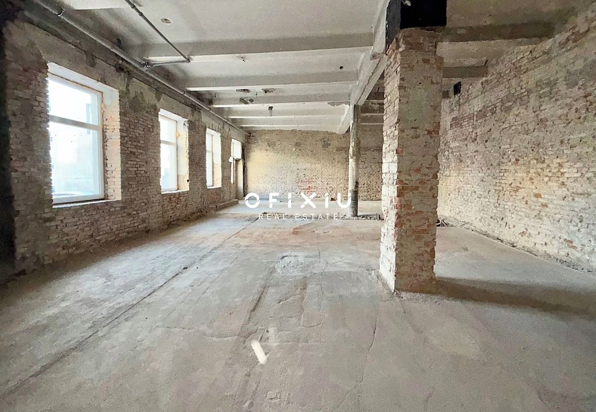 Pronájem obchodního prostoru 1500 m²