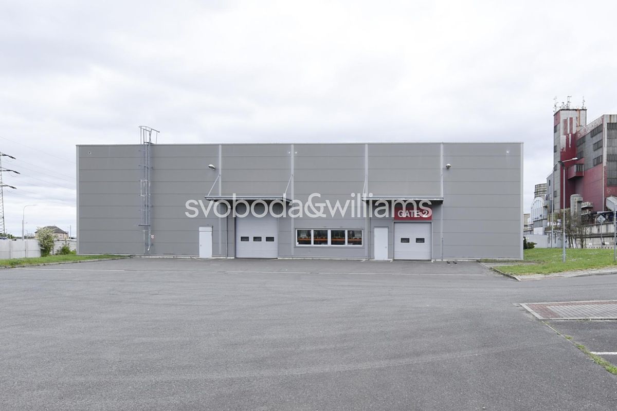 Pronájem výrobní haly, prostoru 3914 m²