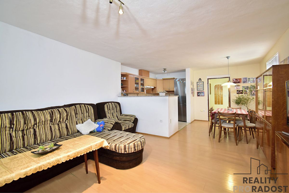 Pronájem rodinného domu 145 m², pozemek 111 m² – fotografie 3