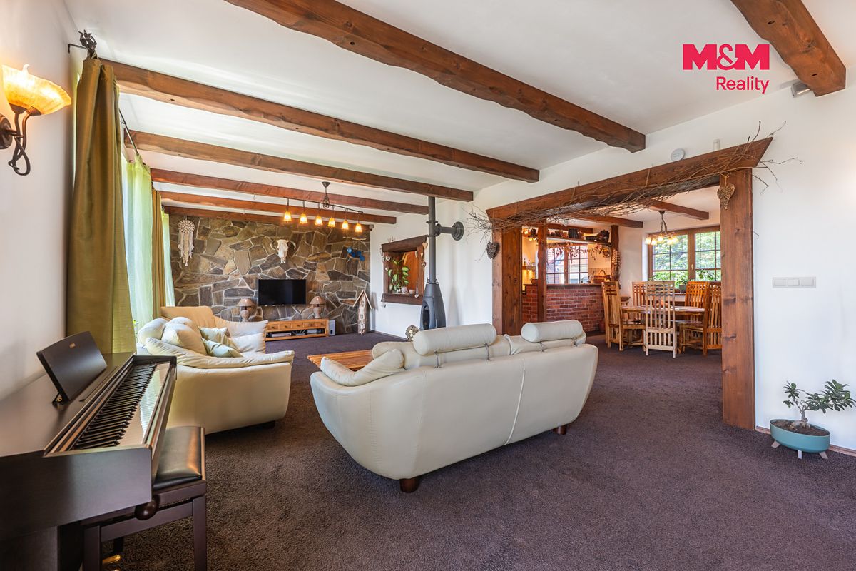 Prodej rodinného domu 262 m², pozemek 467 m² – fotografie 3