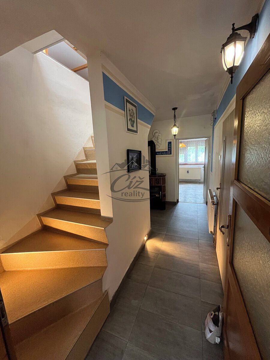 Prodej rodinného domu 142 m², pozemek 590 m² – fotografie 4