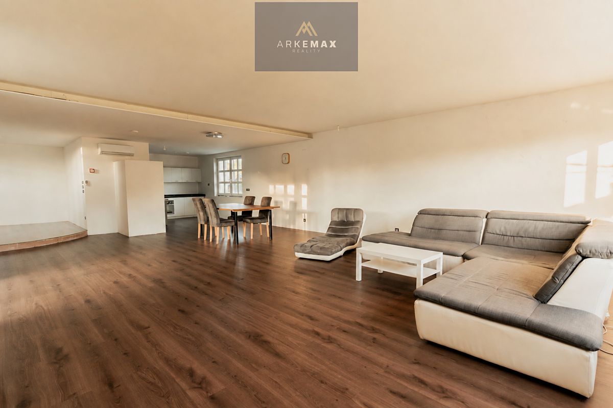 Prodej rodinného domu 398 m², pozemek 5060 m² – fotografie 4